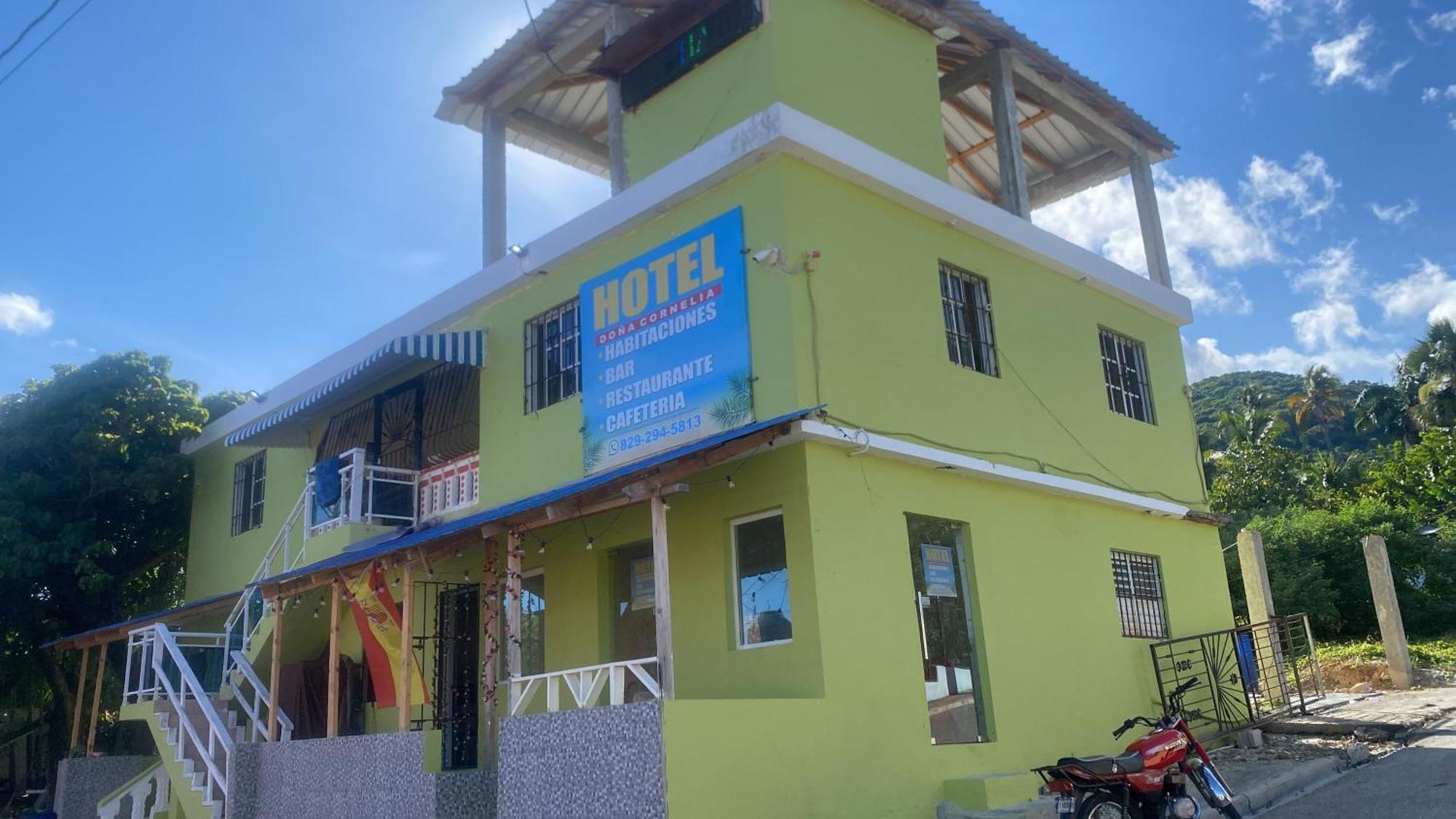 Dona Cornelia Hotell Los Patos Exteriör bild